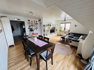 Gemütliche und sehr schöne 3,5 Zimmer-Maisonette-Wohnung mit 2 Balkonen in Echterdingen