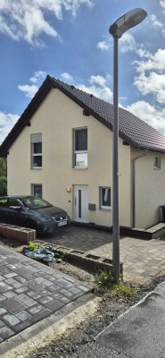 1500 € - 130 m² - 4.0 Zi.