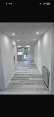2 Zimmer Dachgeschosswohnung mit Balkon in Aldingen