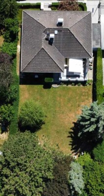 Attraktiver Bungalow mit schönem Garten - ansprechende Lage!