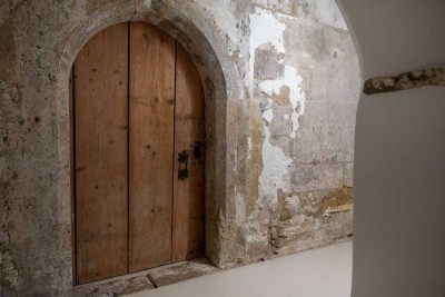 Einmaliges Wohnjuwel im historischen Mauthäuschen – Luxus trifft Geschichte im Herzen Regensburgs