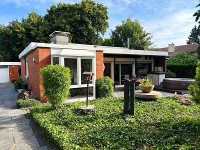 Bungalow mit Stil und Südgarten in ruhiger Seitenstraße. 
Ihr Zuhause im Grünen!