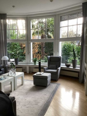 Helle, großzügige 4-Raum-Wohnung in denkmalgeschütztem Mehrfamilienhaus