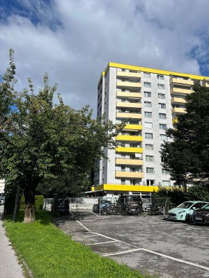 � Helle 3-Zimmer-Wohnung mit Balkon und guter Stadtanbindung