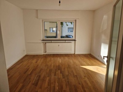 3-Zimmer Wohnung mit Loggia in Mannheim Neuostheim