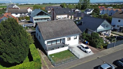 Großzügiges Einfamilienhaus mit gepflegtem Garten in sehr guter Lage