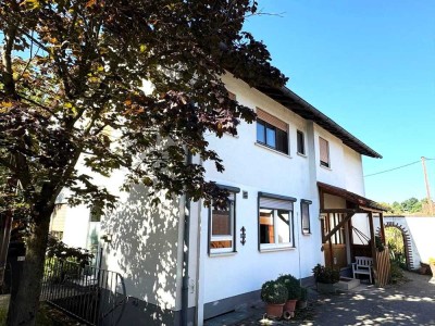Großzügiges Wohnhaus mit Garten