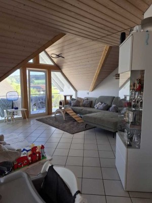 Sehr schöne 3 Zimmer Dachwohnung  ca. 95m2    mit Balkon    Garage    und    Terrasse