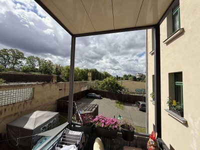 Hochwertige 3 Zimmerwohnung mit Balkon, Parkett und Stellplatz