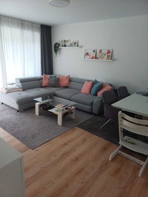 Teilmöbilierte 4-Zi-Wohnung zu vermieten