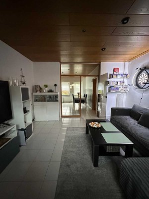 Zentrale EG-Wohnung im Altbau mit Terrasse und direktem Gartenzugang