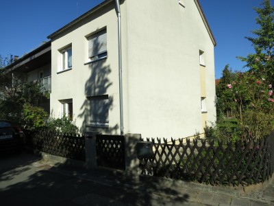 Alleinstehendes Reihenendhaus mit Garten in Nürnberg-Gartenstadt