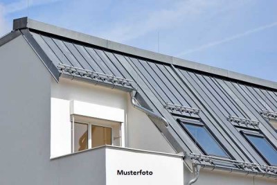 Wohnen über den Dächern: 3-Zimmer-Dachgeschosswohnung mit Dachterrasse – provisionsfrei!