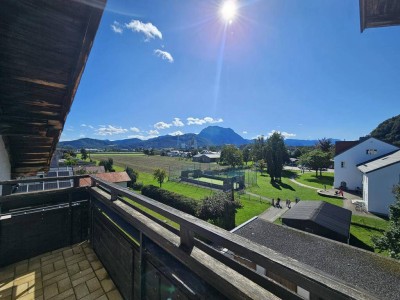 Helle 3-Zimmer-Mietwohnung in zentraler Lage von Pinsdorf mit Balkon &amp; Gebirgsblick