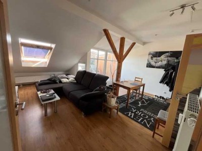 Gepflegte 3-Zimmer-Dachgeschosswohnung mit Einbauküche in Ludwigshafen am Rhein - Oggersheim