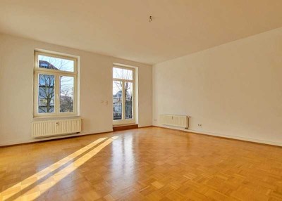 Bezugsfreie 4-Zimmer-Wohnung mit großer Terrasse und Stellplatz