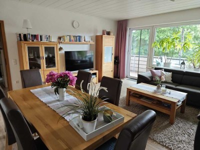 Schöne helle Wohnung mit großem Südbalkon und Gartenmitbenutzung