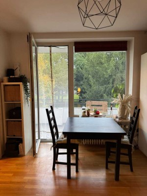 Apartment mit Balkon