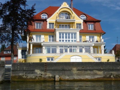 Direkt am See mit eigenem Badestrand + Liegewiese, modern, energetisch top,