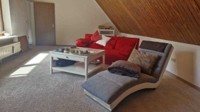 Attraktive 2-Zimmer-DG-Wohnung mit Einbauküche in Kirchgellersen