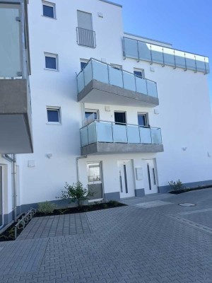 Modernes Wohnen wie im Reihenhaus: 3-Zimmer-Gartenwohnung mit Privat-Eingang