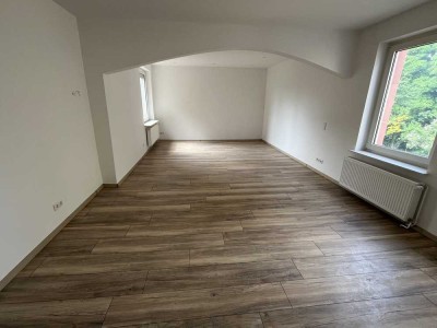 Schöne 3,5-Zimmer-Wohnung mit gehobener Innenausstattung und Balkon in Oberhausen Styrum