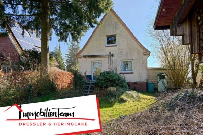 Sanieren oder neu bauen? Kleines Einfamilienhaus auf 1.041 m² großem Grundstück in Halstenbek