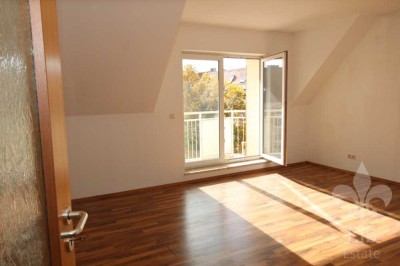 Zentral gelegene 1 Raum Wohnung mit Balkon & Pkw Stellplatz bietet Ihnen ab Mai ein neues Zuhause