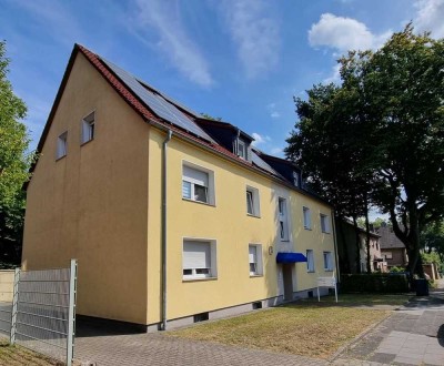 Alles im Blick! 3 Zi.-DG-Wohnung mit Balkon.