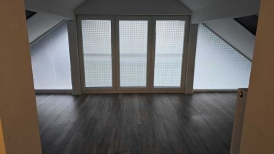 Helle 2-Zimmer Wohnung mit EBK in Griesheim