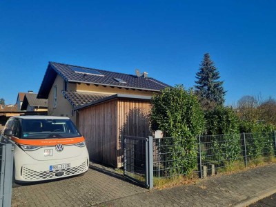 Freistehendes Einfamilienhaus in unverbaubarer grüner Feldrandlage 
in Schöneck Büdesheim