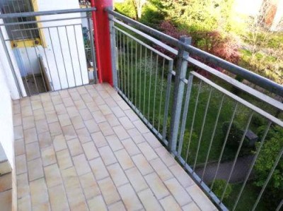 Ruhiger 2 ZIMMER-NEUBAU + sonniger Süd-Balkon + extra Küche möbliert + Lift + TG + nähe TU-Inffeld!