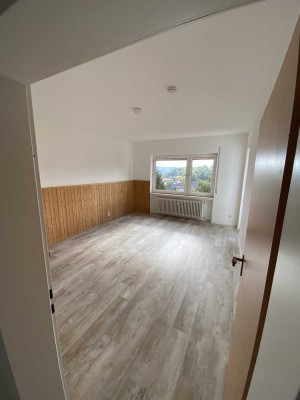 Attraktive 3-Raum-Wohnung WG  mit EBK und Balkon in Frankenberg OT Schreufa