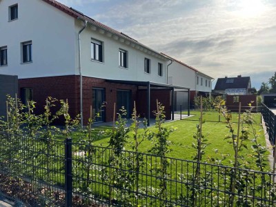 Niedrigenergiehaus inklusive Carport und Gartenanlage DHH 5-Zi in Groß Schwülper