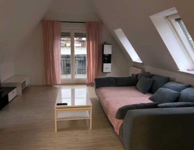 Sonnige 2,5-Zimmer-Dachgeschosswohnung mit Balkon und Einbauküche in Schwäbisch Hall-Hessental