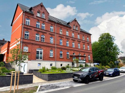 Wunderschöne, lichtdurchflutete  Wohnung mit Balkon und Gartennutzung