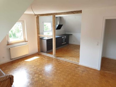 Helle freundliche  2-Zimmer-DG-Wohnung im Kreis Tübingen