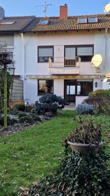 Reihenmittelhaus mit Garten und Garage