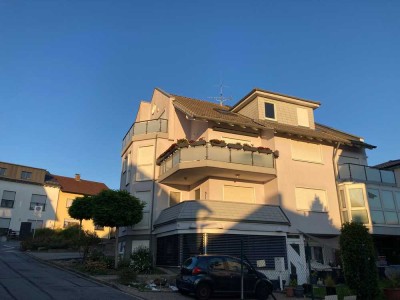 Geschmackvolle, gepflegte 2,5-Raum-Wohnung mit EBK in Waldbronn