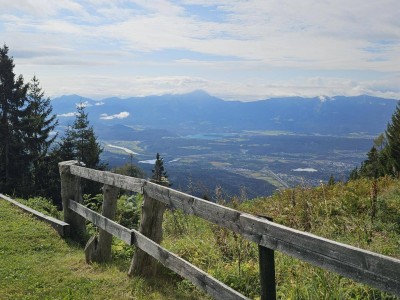 Über den Wolken - attraktive Ferienwohnung auf der Gerlitzen - Pistennähe - 3-Seen-Blick