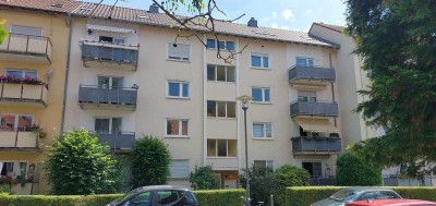 Ruhig gelegene Zentrumsnahe 3 Zimmer Wohnung inkl. Einbauküche, Balkon, Mansardenzimmer und Garage