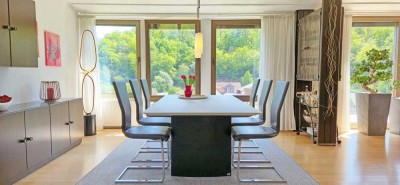 Idstein-OT, helles Architektenhaus in Höhenlage mit 2 Einheiten und großzügiger Aufteilung!