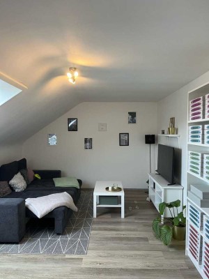 Lichtdurchflutete 2-Zimmer-DG-Wohnung in Hilden-Pungshaus