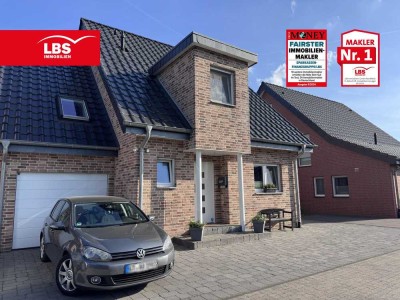 Stilvolle Doppelhaushälfte mit Pool und Gartenparadies in Gütersloh-Spexard