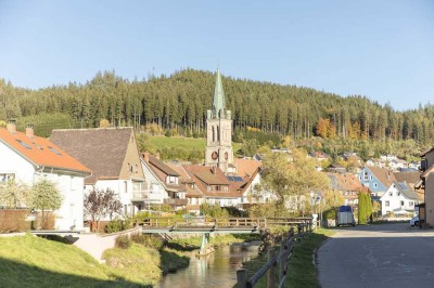 Feine 3-Zimmer- Altbauwohnung im Erdgeschoss