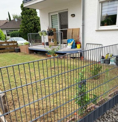3-Raum-Hochparterre-Wohnung mit gehobener Innenausstattung mit EBK in Gau-Bickelheim