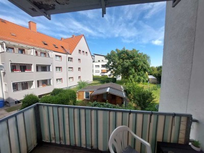 praktische 2-Raumwohnung mit Einbauküche und Balkon