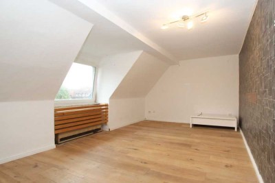 Ruhiges Wohnen am Hermann-Löns-Park: Gemütliche Dachgeschoss in der Südstadt.