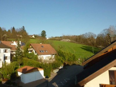 Perfekter Zweitwohnsitz: 1-Zi-DG-Whg, Wohnküche inkl EBK, BAD-Lichtental