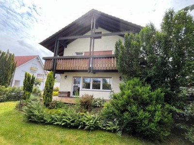 Ideal für zwei kleine Familien!
Zweifamilienhaus in familienfreundlicher Lage von Bietigheim!